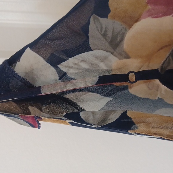 VICTORIA'S SECRET FLORAL SEXY NIGHTIE - Picture 3 of 5